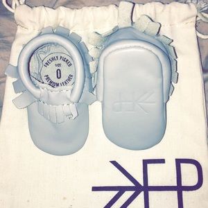 FRESHLY PICKED CRIB MOCCASINS